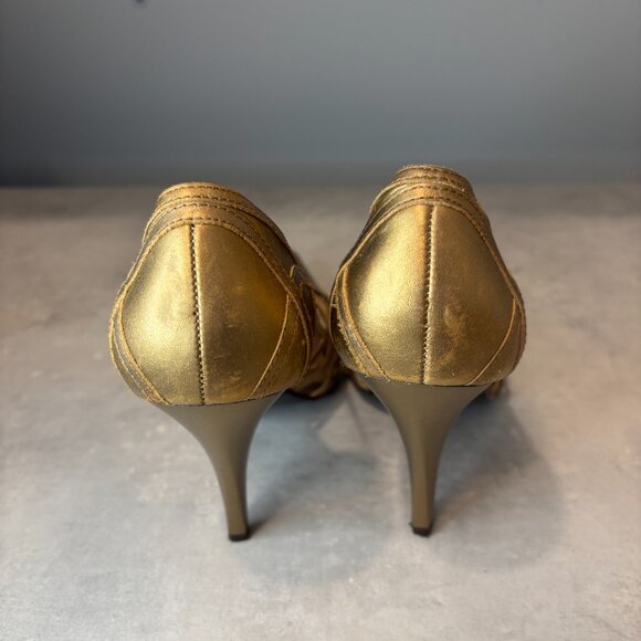 BCBGirls Genuine Leather Metallic Gold High Heel Shoes Size 8 - Picture 3 of 8